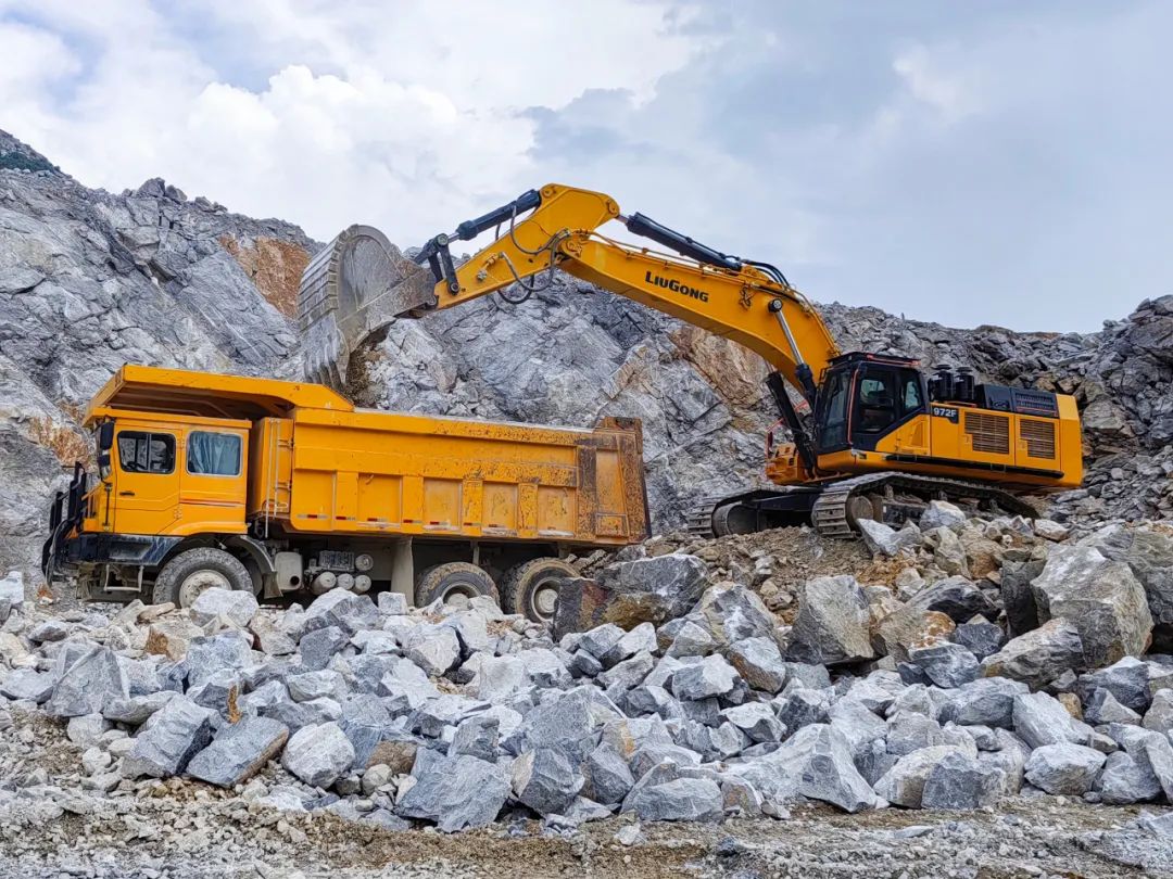 包括大宗原料开发、能源开采、建设利用