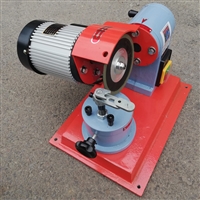 砂轮的中心和锯片的厚度中心应成一直线...