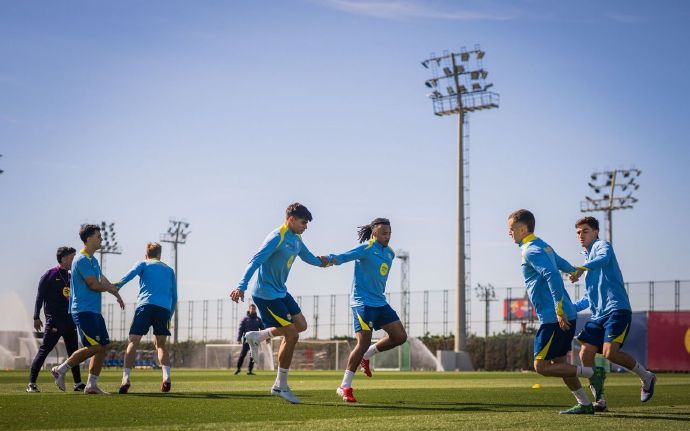 巴萨双星巴尔德孔德重返训练场备战新赛季