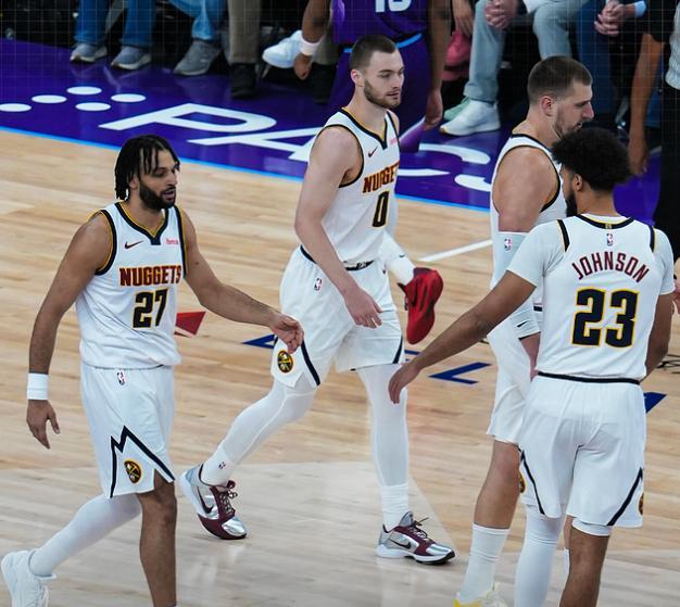 约基奇准三双率掘金大胜爵士 爵士摆烂遭掘金横