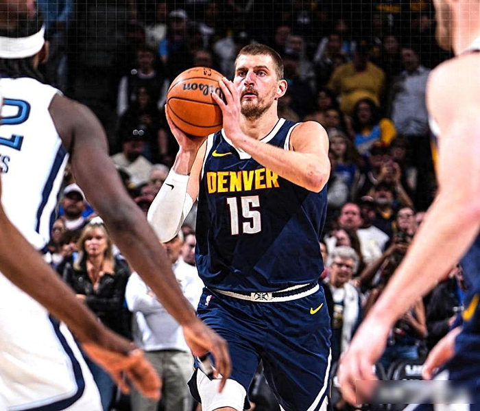 掘金力克灰熊十连胜稳居西部第三 湖人三连败火